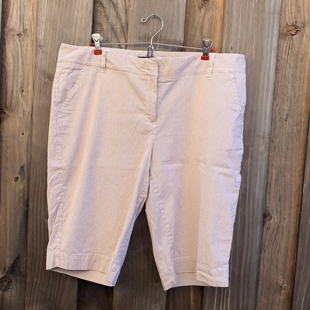 Kneelength shorts
